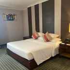 Review photo of The Berkeley Hotel Pratunam -SHA Extra Plus 7 from Shillea O. M.