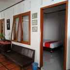 Review photo of OYO 353 Loesje Guest House Syariah from Dicky P. F. H.