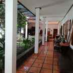 Review photo of OYO 353 Loesje Guest House Syariah 2 from Dicky P. F. H.