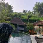 Review photo of Hotel Kampung Lumbung 3 from Iis N. A.