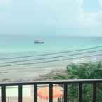 Review photo of Sunshine Resort Koh Larn from Chattarat C.