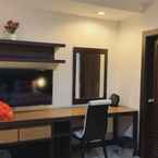 Review photo of OYO 241 Ratana Hotel Sakdidet 3 from Natrada N.