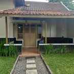 Review photo of Ndalem Suratin Guesthouse from Nis Y. Y.