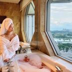 Review photo of The Ritz-Carlton, Millenia Singapore from Nussara N.