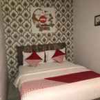 Review photo of OYO 433 Nelvi Guest House Syariah 3 from Priska N. A.