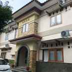 Review photo of Jinan Guest House Syariah Cirebon from Dian B. S. P.