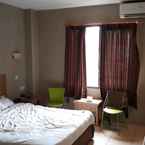 Review photo of OYO 90027 Ulin Guesthouse from Ardy A.