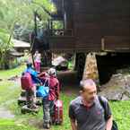 รูปภาพรีวิวของ Cilember Cottage & Lodge - Curug CIlember 6 จาก Ranny G.