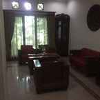 Review photo of OYO 1059 Roemah Oma Guest House 2 from Ametysia A.