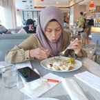 Review photo of HARRIS Hotel & Conventions Bundaran Satelit Surabaya 4 from Mega T. C. S.