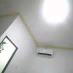 Review photo of OYO 90012 Guest House Cahaya 7296 from Marhamuddin R.
