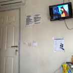 Review photo of 77 Guest House Serpong Mitra RedDoorz 2 from M***d