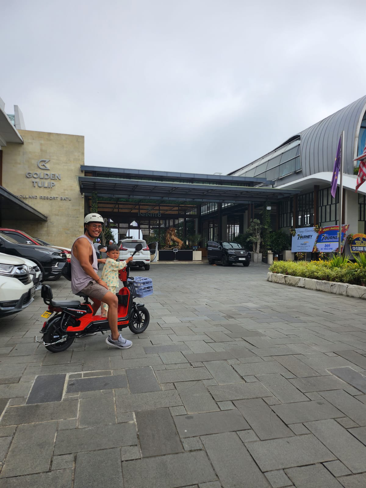 Review photo of Golden Tulip Holland Resort Batu from R***n