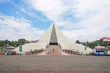 Monument of Yogya Kembali