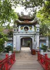 Ngoc Son Temple