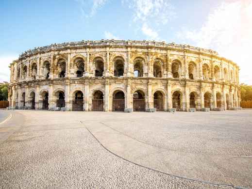 Nîmes