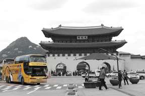 Dongdaemun Hop-on Hop-off Bus Tour by Yellow Balloon City Bus