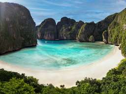 ทัวร์เกาะพีพี อ่าวมาหยา ปิเล๊ะลากูน & เกาะไผ่ (by Love Andaman)