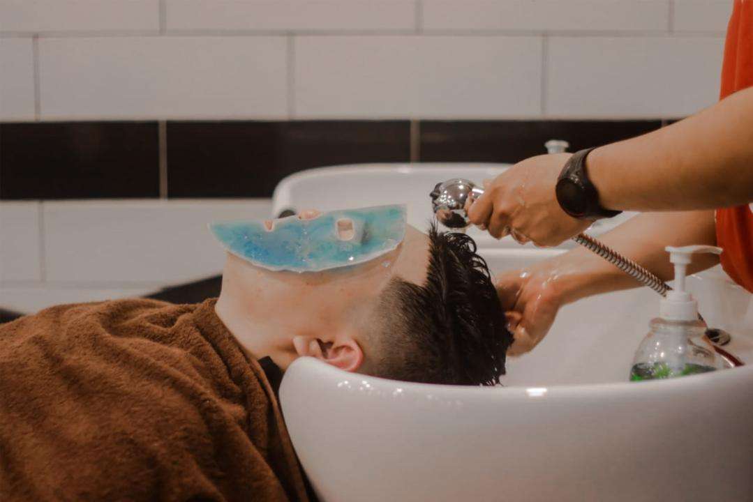 Perawatan Rambut  di Sir Salon  Premium Barbershop Cemara 