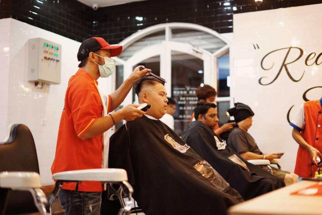 Perawatan Rambut  di Sir Salon  Premium Barbershop Cemara 