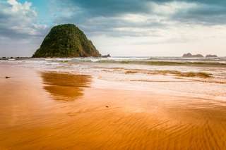 Explore Green Bay and Red Island by YukBanyuwangi- 1 Day Tour , Rp 940.000