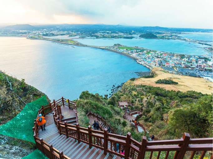 Jeju Island 3 Options Private Day Tour Tur 8 Jam oleh