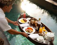 Floating Breakfast di Tanah Gajah