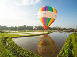 Hot Air Balloon Experience with Meals at Tanah Gajah, Rp 1.815.000