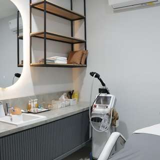 Emdee Skin Clinic Manyar Garden, Rp 400.000