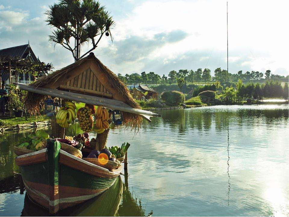 Lembang Floating Market - Raja Wisata
