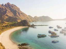 Fullday Sailing Komodo - Open Deck Sharing by Your Flores, Rp 690.000