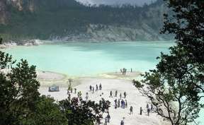 Bandung Tour: Two Craters and Hot Spring Adventure - 8-Hour Tour