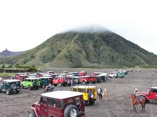 Jeep Rental to Mount Bromo - Gubuk Klakah Rest Area Departure