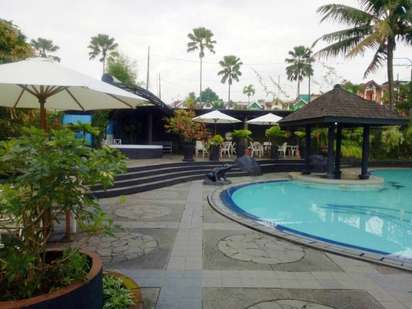 Berenang Di Tamansari Bali View Traveloka Xperience