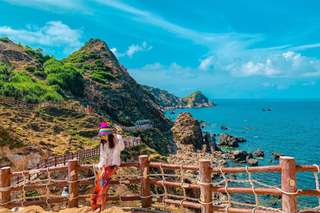 Ky Co Beach and Eo Gio Cape (Dua Beach + Phuong Mai Sand Dunes + Ngoc Hoa Monastery) - Day Tour, Rp 432.784