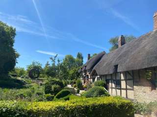 Shakespeare's Stratford and the Cotswolds Tour from London