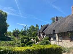 Shakespeare's Stratford and the Cotswolds Tour from London, THB 3,915.11