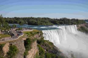 New York 2-Day Tour: Niagara Falls, The Maid of the Mist & Outlet