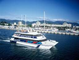 [エコツアー] グレート アドベンチャーズ クルーズ: グリーン アイランド & グレート バリア リーフ アドベンチャー コンボ |ケアンズ