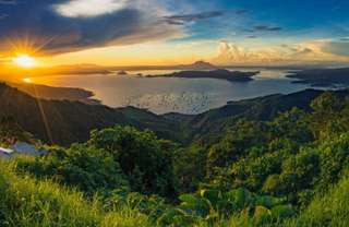 Tagaytay Sightseeing & Canoeing in Pagsanjan Falls from Manila | Philippines