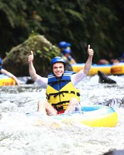 Temuku White Water Tubing Ubud Bali, Rp 212.500