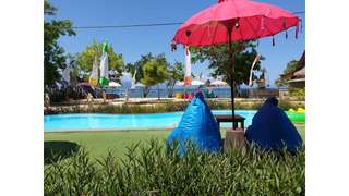 Nirvana Beach Club, Rp 600.000