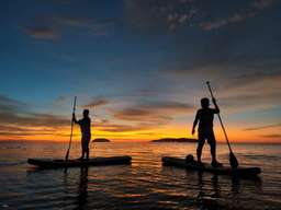 Chèo Ván Đứng SUP Lúc Bình Minh/Hoàng Hôn Tại Bãi Biển Tanjung Aru | Kota Kinabalu, Sabah