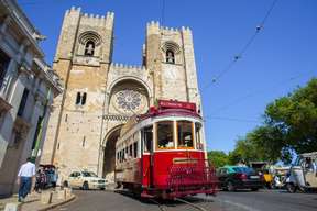 Lisbon: Historic Hills Tram Tour