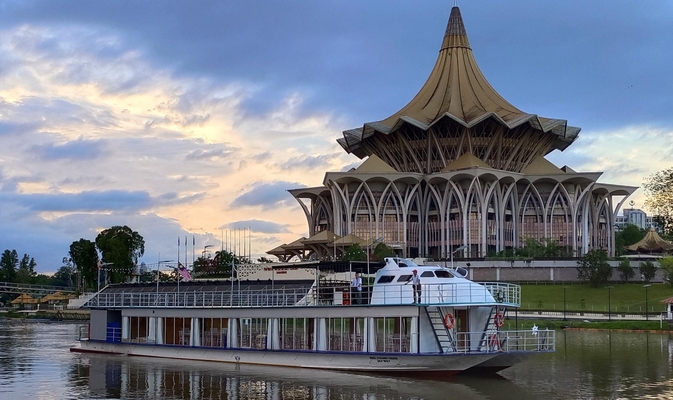 royal cruise kuching price