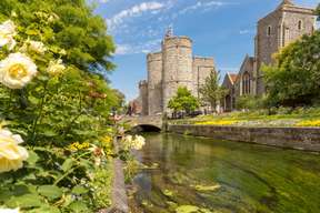 Leeds Castle, Canterbury, Dover, and Greenwich Tour from London