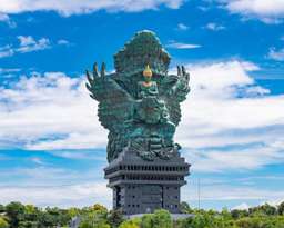 Tur - GWK, Pantai Melasti, Nyang Nyang, Uluwatu dan Tari Kecak, Rp 536.000