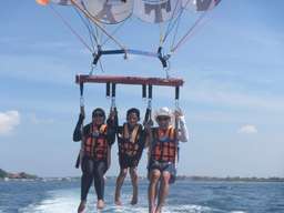 PAKET WATERSPORT (SEA WALKER, FLY BOARD & DONUT BOAT / 2 PAX), THB 6,235