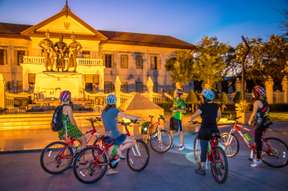 Chiang Mai Old City & Market Guided Tour by Bike