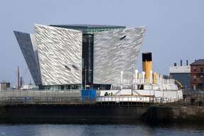 Titanic Experience and Giant's Causeway tour from Belfast